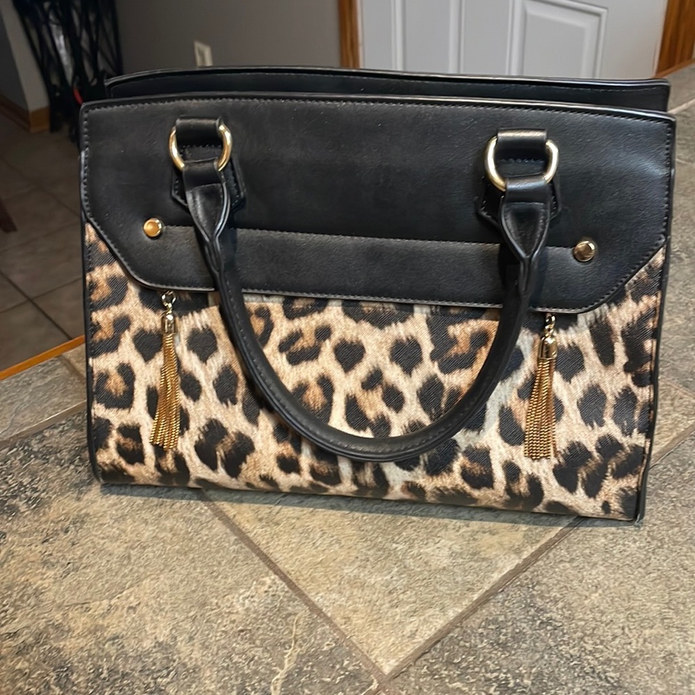Leopard, red and black purse